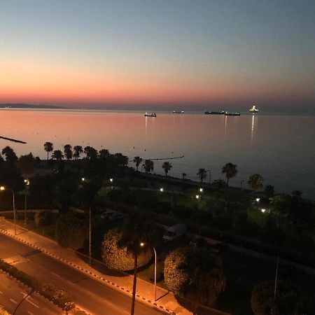 A City-Center Seaview Penthouse At Oceanic Лімасол Екстер'єр фото