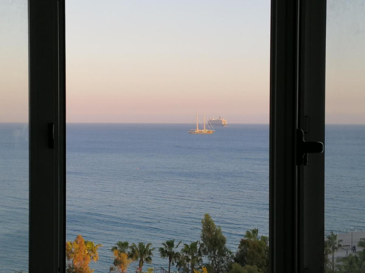 A City-Center Seaview Penthouse At Oceanic Лімасол Екстер'єр фото