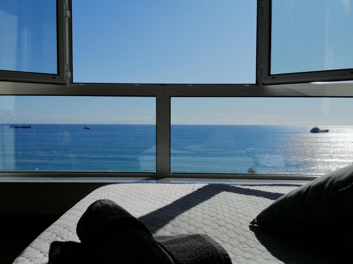 A City-Center Seaview Penthouse At Oceanic Лімасол Екстер'єр фото
