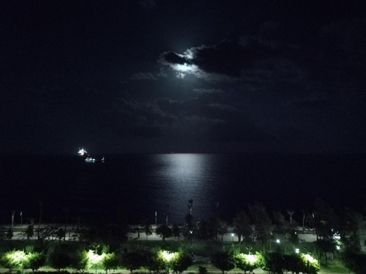 A City-Center Seaview Penthouse At Oceanic Лімасол Екстер'єр фото